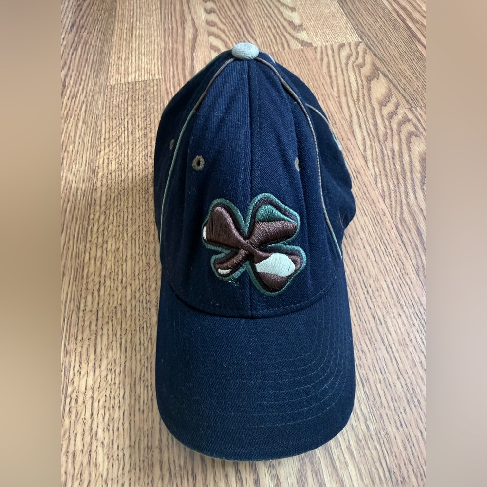Notre Dame Zephyr Z-Fit Hat Camo Clover Logo Size M/L Fitted NCAA Irish ZHATS